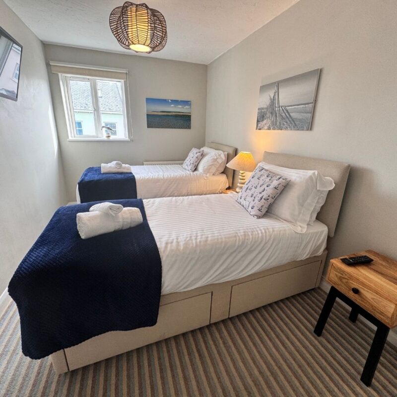 Gull The Waterfront Inn Bed & Breakfast Image
