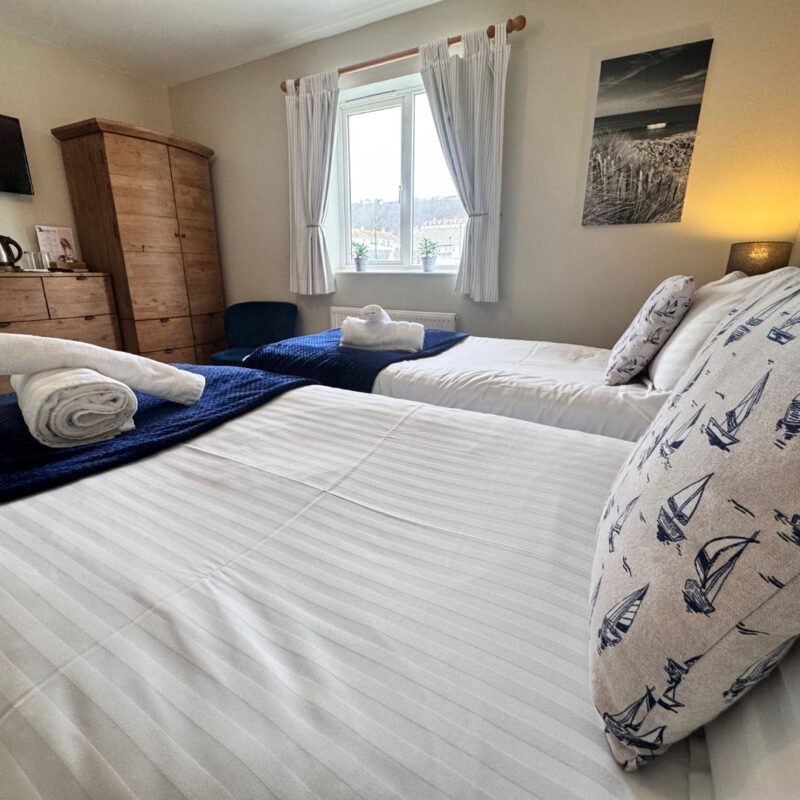 Teal Waterfront Inn B&B Twin Room image